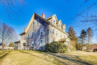 210 South St, Unit 2 in West Bridgewater, MA - Building Photo - Building Photo