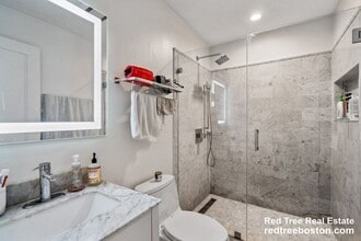 1580 Tremont St in Boston, MA - Foto de edificio - Building Photo