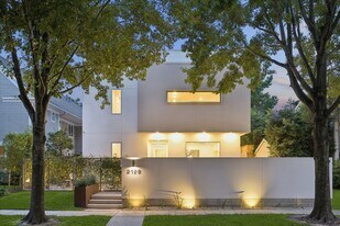 2129 Quenby St in Houston, TX - Building Photo