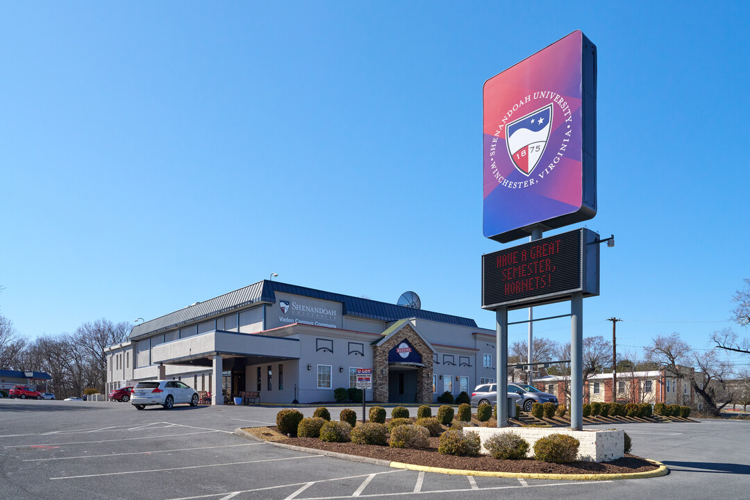 Vaden Campus Commons in Winchester, VA - Building Photo