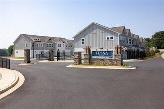 622 Shallowford Rd in Gainesville, GA - Building Photo - Building Photo