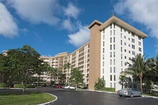 3051 N Course Dr, Unit 807 in Pompano Beach, FL - Building Photo