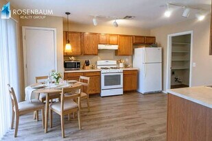 8478 N Placita De La Manzana in Tucson, AZ - Building Photo