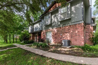 1228 Ave O in Huntsville, TX - Building Photo - Building Photo