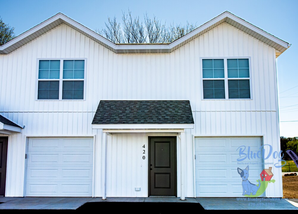 452 Blue Spgs St in Decatur, AR - Building Photo