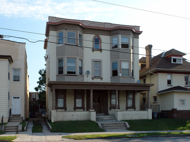 603 W Main St in Norristown, PA - Building Photo - Building Photo