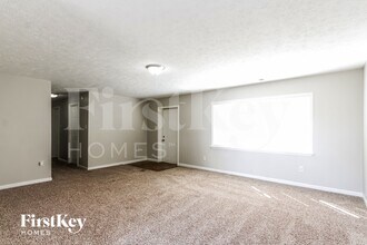 1127 S Lockburn St, Unit Unit 2 in Indianapolis, IN - Building Photo - Building Photo