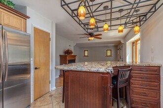 1553 Salem Hills Dr in St. Louis, MO - Foto de edificio - Building Photo