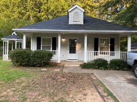 130 N Main Dr in Stockbridge, GA - Building Photo