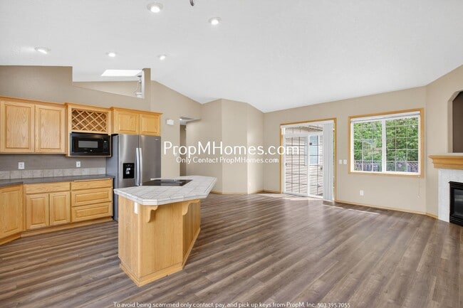 13898 SE Rogers Ln in Clackamas, OR - Building Photo - Building Photo