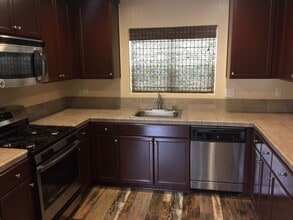 572 River Oaks Dr in Paso Robles, CA - Building Photo - Building Photo