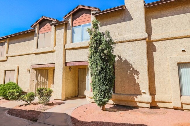 566 Kristin Ln in Henderson, NV - Building Photo - Building Photo