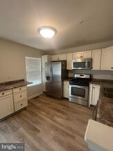 225 Foxmanor Ln in Glen Burnie, MD - Building Photo - Building Photo