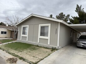 24992 Cam Del Sol in Barstow, CA - Building Photo