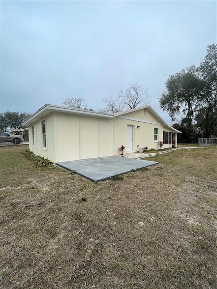 36833 Roberts Rd, Unit 0607-F in Dade City, FL - Building Photo