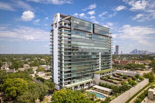 The River Oaks in Houston, TX - Building Photo
