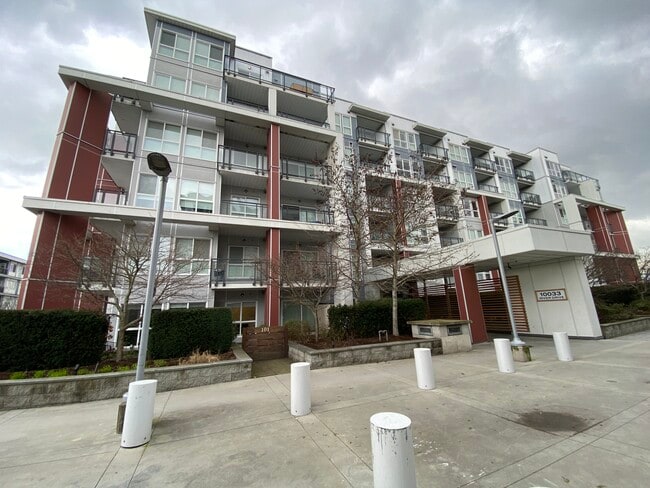property at 10033 River Dr