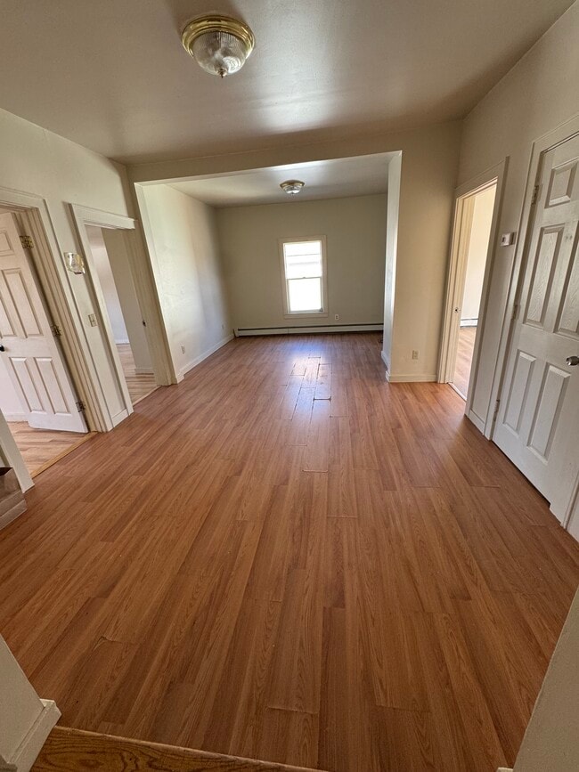 49 Summer St, Unit 2 in Rutland, VT - Foto de edificio - Building Photo