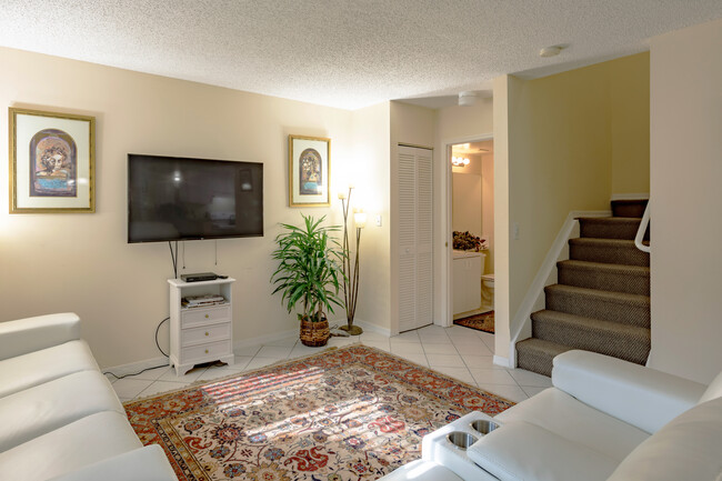 Townhome Village at Welleby Park in Sunrise, FL - Building Photo - Interior Photo