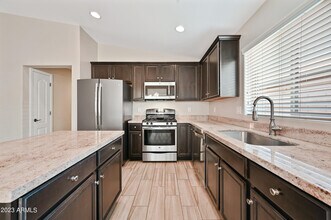 2209 E Hazeltine Way in Gilbert, AZ - Building Photo - Building Photo