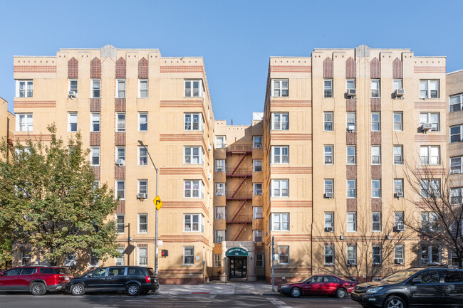 2166 Bronx Park E in Bronx, NY - Foto de edificio - Building Photo