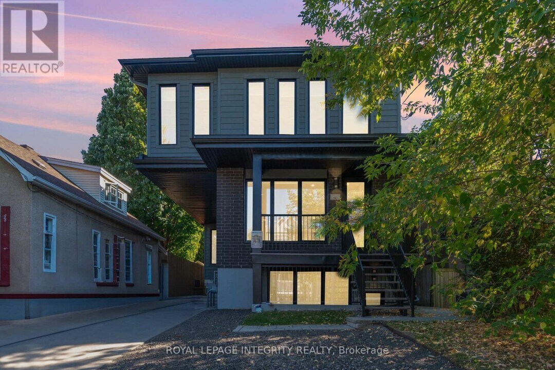 284 Dovercourt Ave in Ottawa, ON - Building Photo