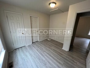 Room in Apartment on Beck St in Greensboro, NC - Building Photo - Building Photo