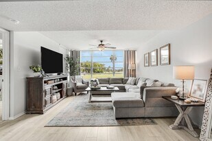 4191 Cypress Reach Ct in Pompano Beach, FL - Building Photo