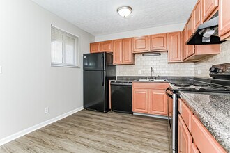 10203 Dewhill Ln in Cincinnati, OH - Foto de edificio - Building Photo