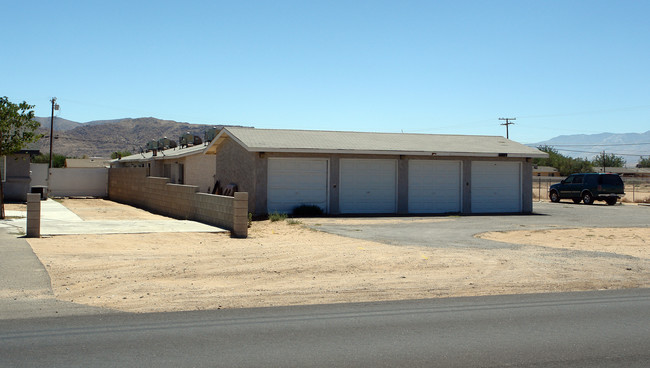 13419 Central Rd in Apple Valley, CA - Building Photo - Building Photo