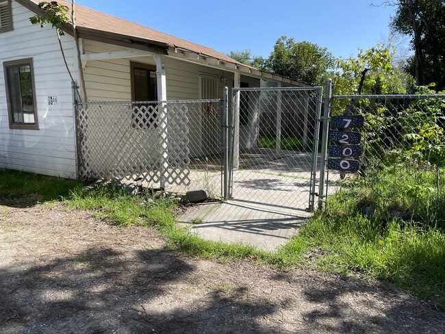 property at 7200 Mariposa Ave