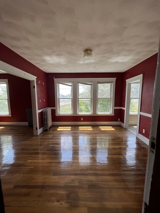 386 McGrath Hwy, Unit #2l in Somerville, MA - Building Photo