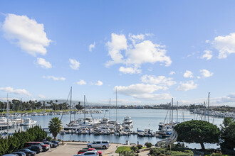 1623 Glorietta Blvd in Coronado, CA - Building Photo - Building Photo