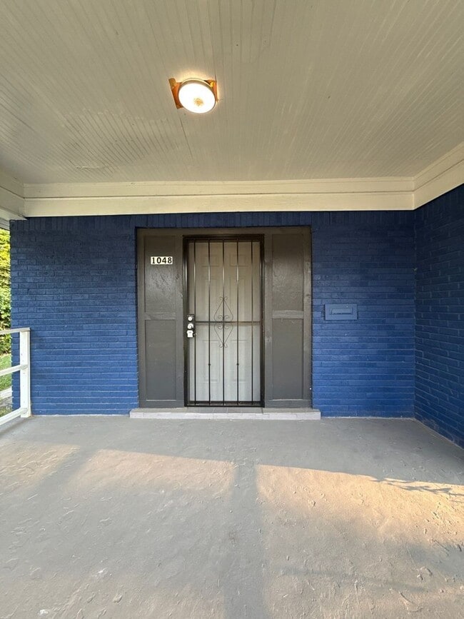 1048 E McLemore Ave in Memphis, TN - Building Photo - Building Photo