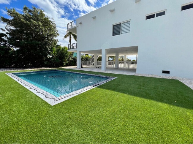 property at 229 W Seaview Cir
