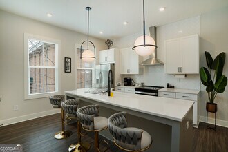 154 Chestnut Cir in Atlanta, GA - Building Photo - Building Photo