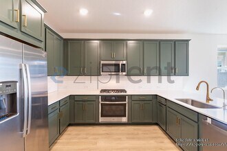 214 Lake Shore Dr in Dripping Springs, TX - Building Photo - Building Photo