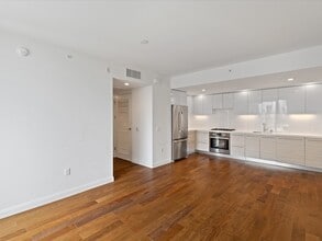 555 Fulton St, Unit 522 in San Francisco, CA - Building Photo - Building Photo
