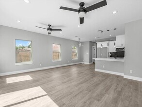 8010 Easter St in Houston, TX - Building Photo - Building Photo