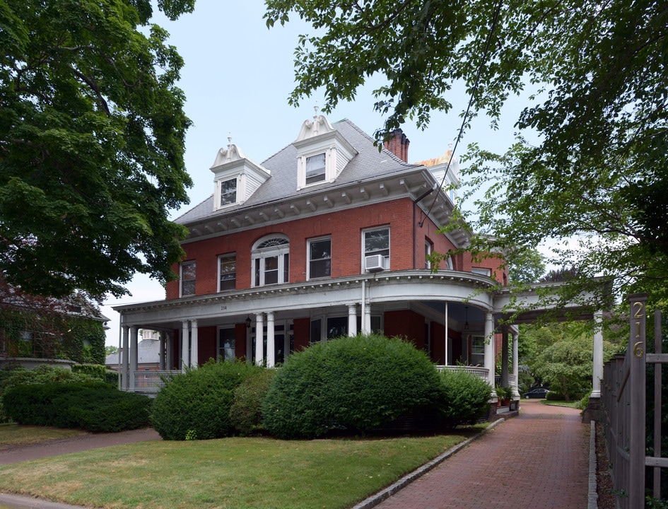 214 Olney St in Providence, RI - Building Photo