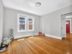 254 Main St, Unit 1 in Medford, MA - Building Photo - Building Photo