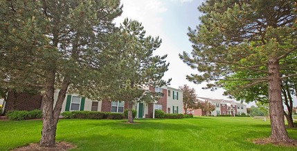 Meadowood Apartments in Kenosha, WI - Building Photo - Building Photo