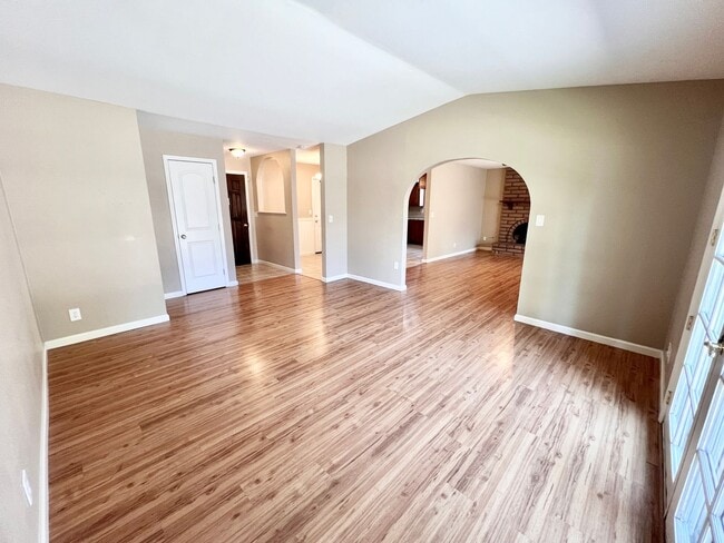 1045 Paul Ave in Clovis, CA - Building Photo - Building Photo