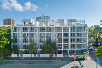 Lofts at Mayfair in Coconut Grove, FL - Building Photo - Building Photo