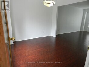 20 Dehart Dr in Whitby, ON - Building Photo - Building Photo