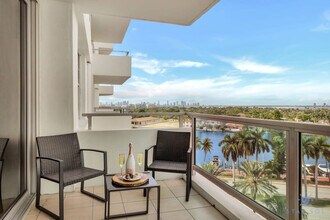 5151 Collins Ave in Miami, FL - Building Photo - Building Photo