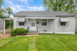 247 Midlothian Rd in St. Louis, MO - Building Photo