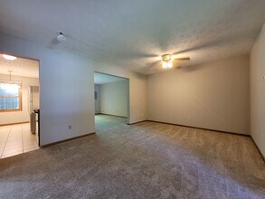 4335 Frontenac Dr in Dayton, OH - Building Photo - Building Photo
