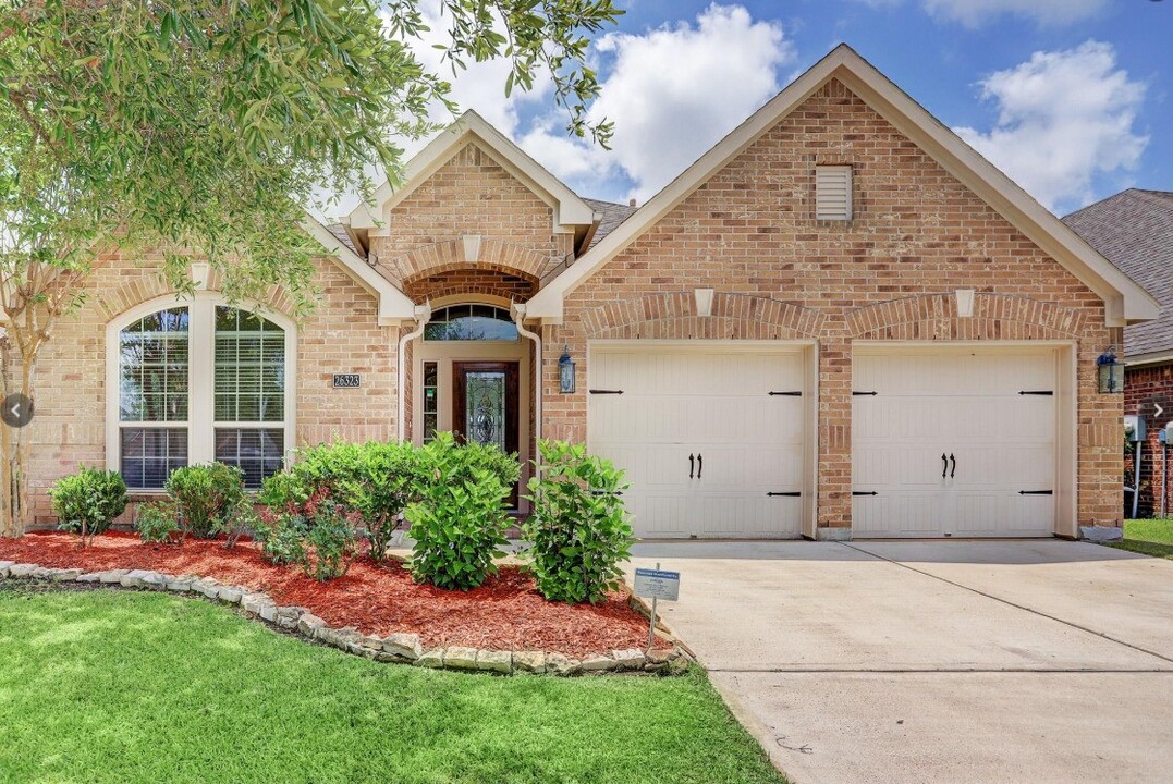 26323 Crystal Cove Ln in Richmond, TX - Building Photo