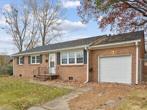 13202 Aqueduct Dr in Newport News, VA - Building Photo - Building Photo